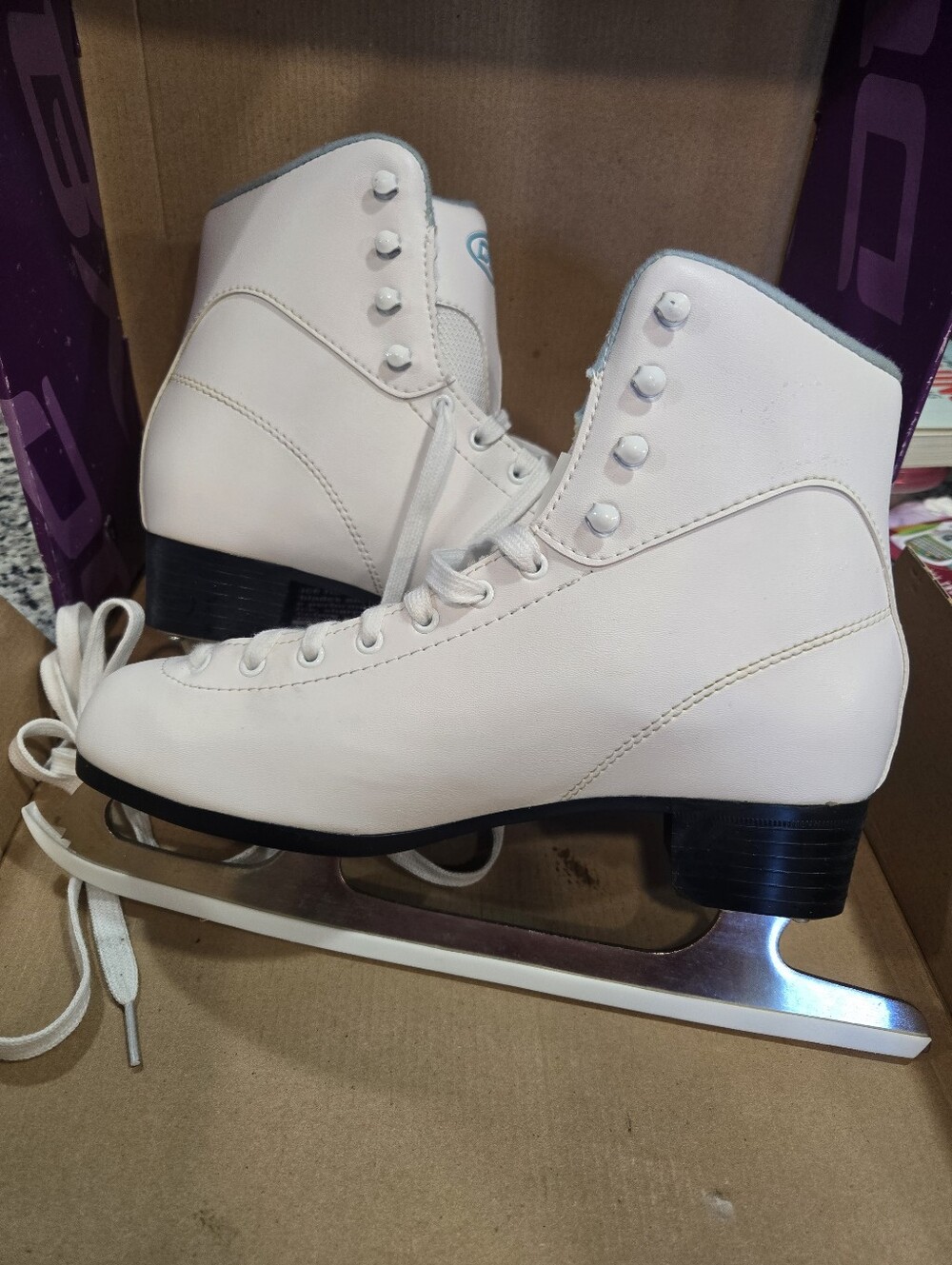 Womens 2100 Series DBX Ice Figure Skates Size 8